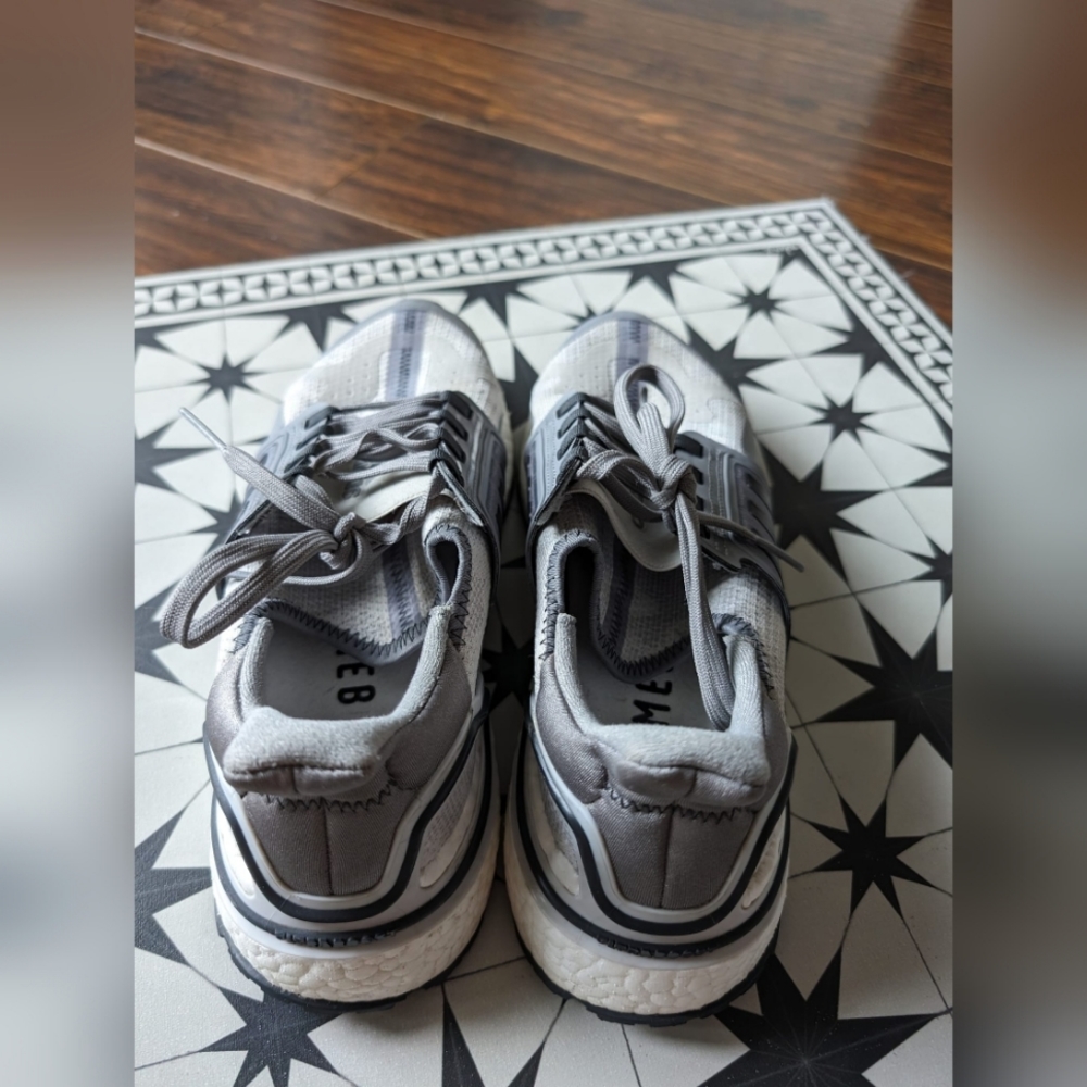 Ultraboost DNA City Explorer size 8 men